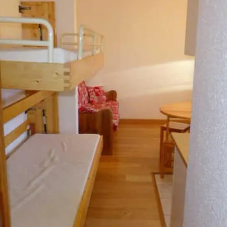 Cosy Pour 4 A L'alpe D'huez - Emplacement Ideal, Animaux Acceptes, Proche Pistes Et Commerces - Fr-1-405-96 Apartment *